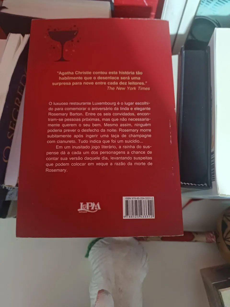 Livro- Um brinde de Cianeto  - Foto 2