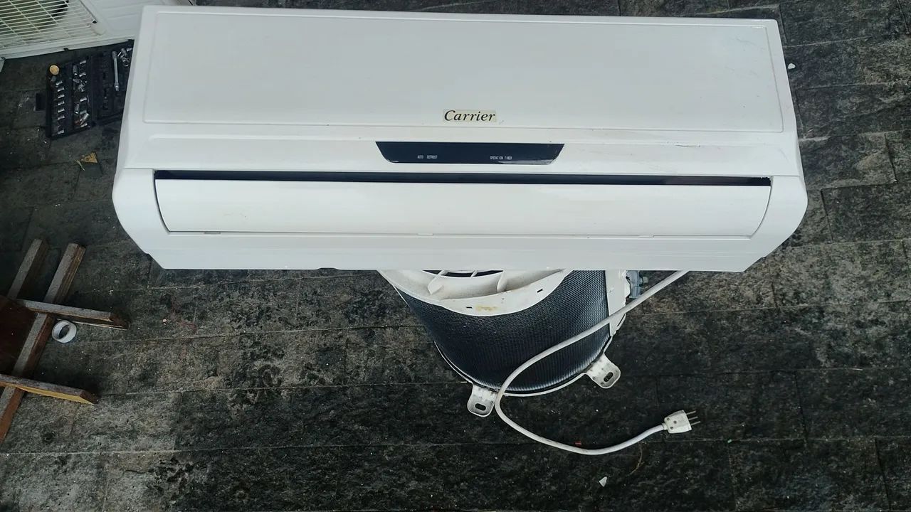 Ar condicionado Carrier 9 mil btus.