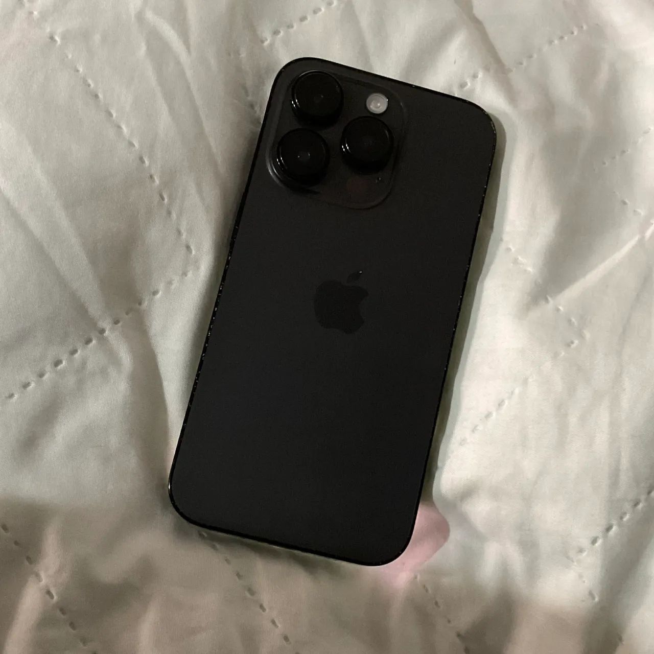 Iphone 14 PRO com fone de ouvido  - Foto 2