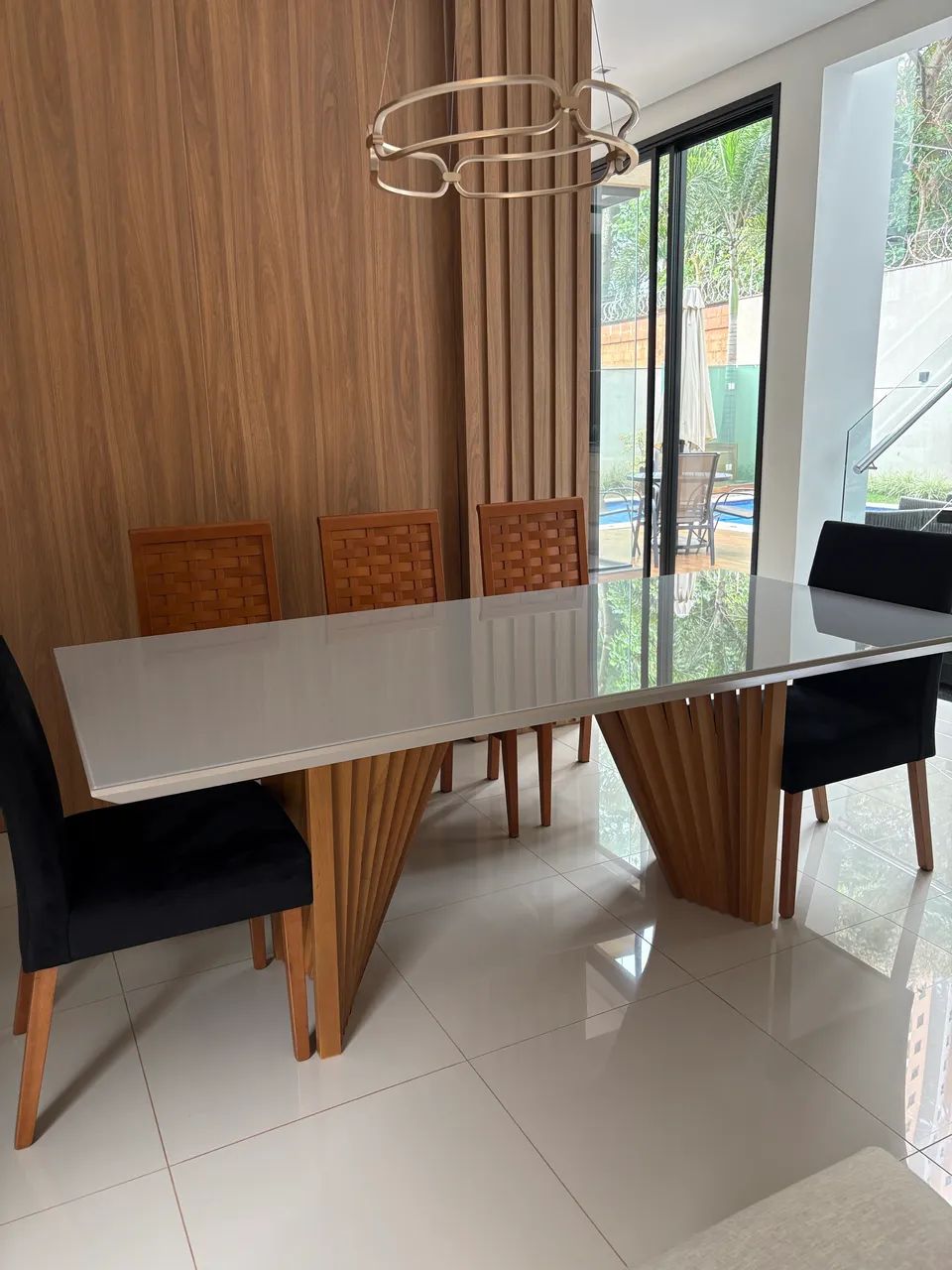 Mesa de jantar com 6 cadeiras