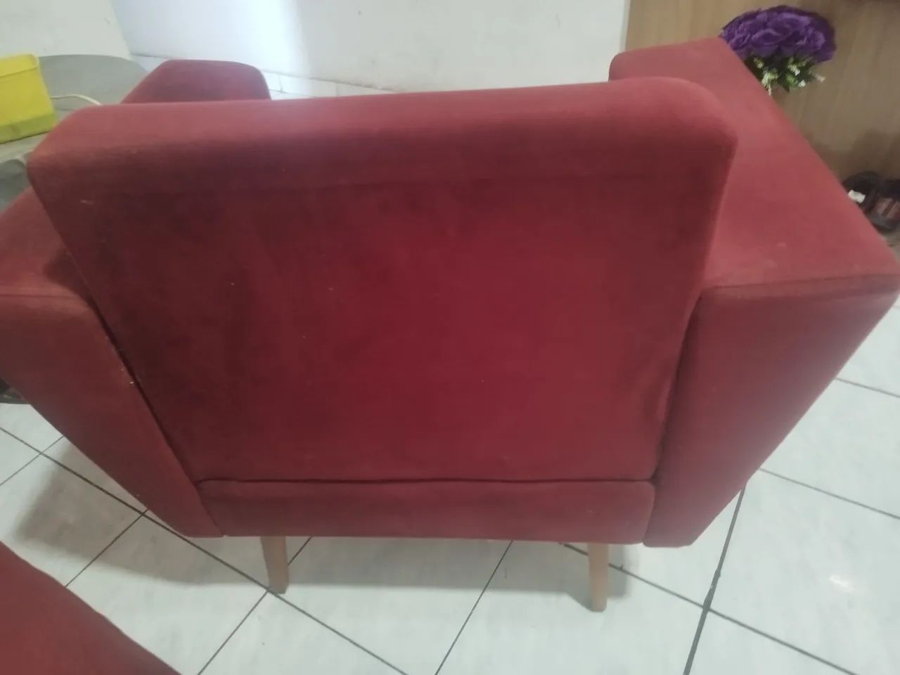 Poltrona estofada vermelha (usada) - Foto 2