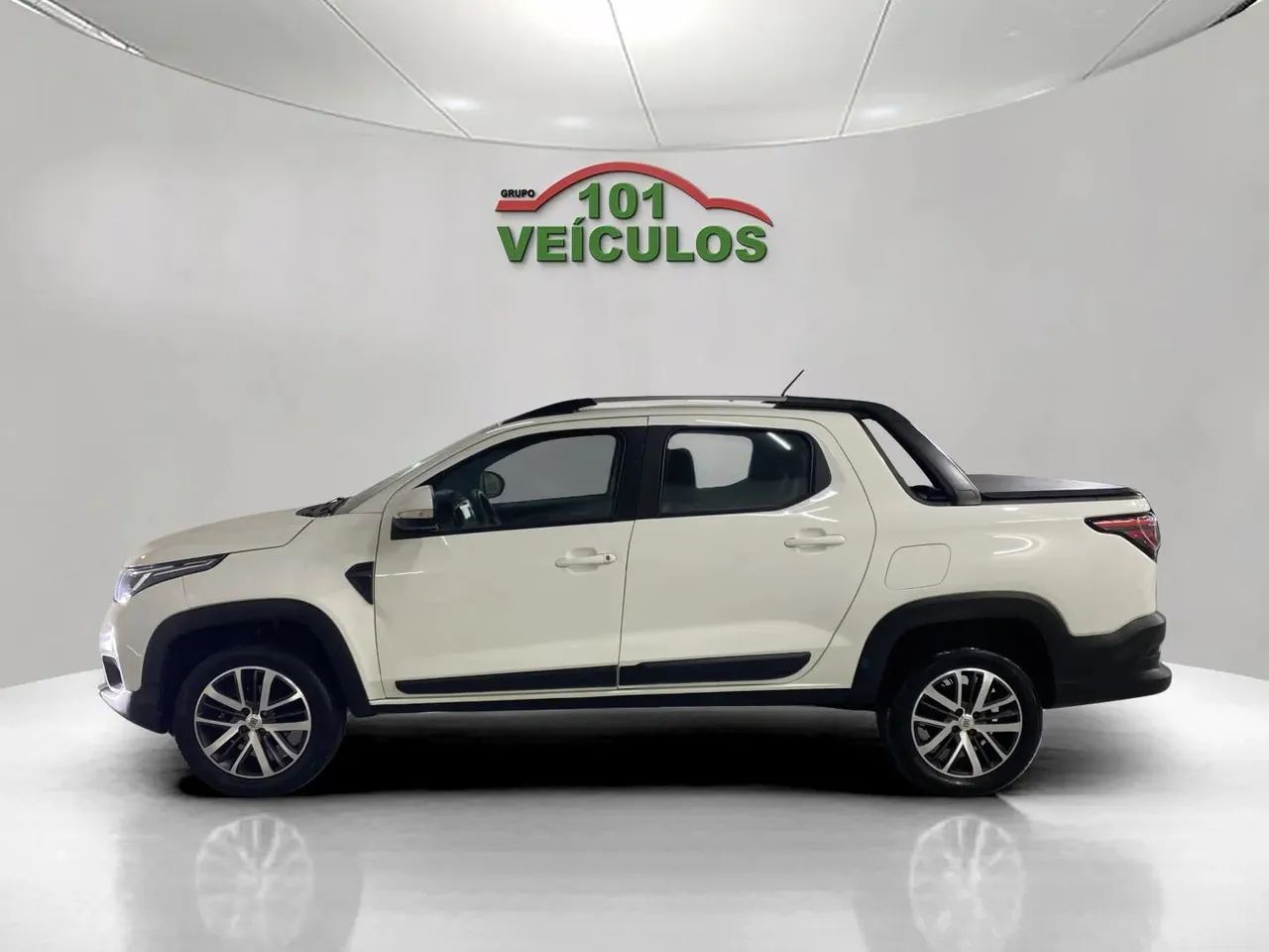Fiat Strada Volcano 1.3 Flex 8V CD Aut. 2023 - Foto 2