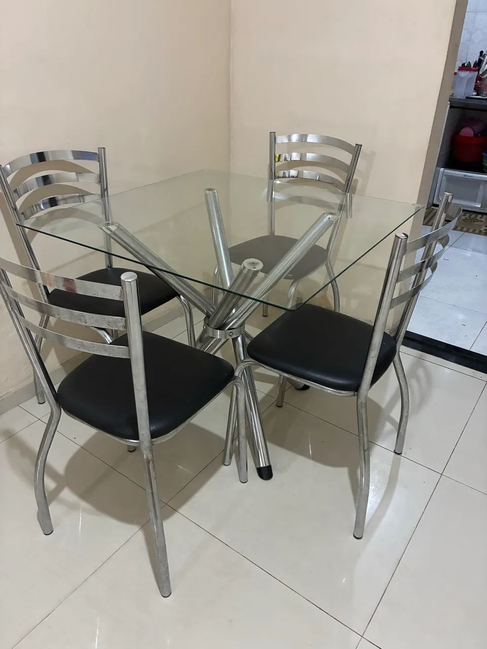 Mesa + 4 cadeiras 
