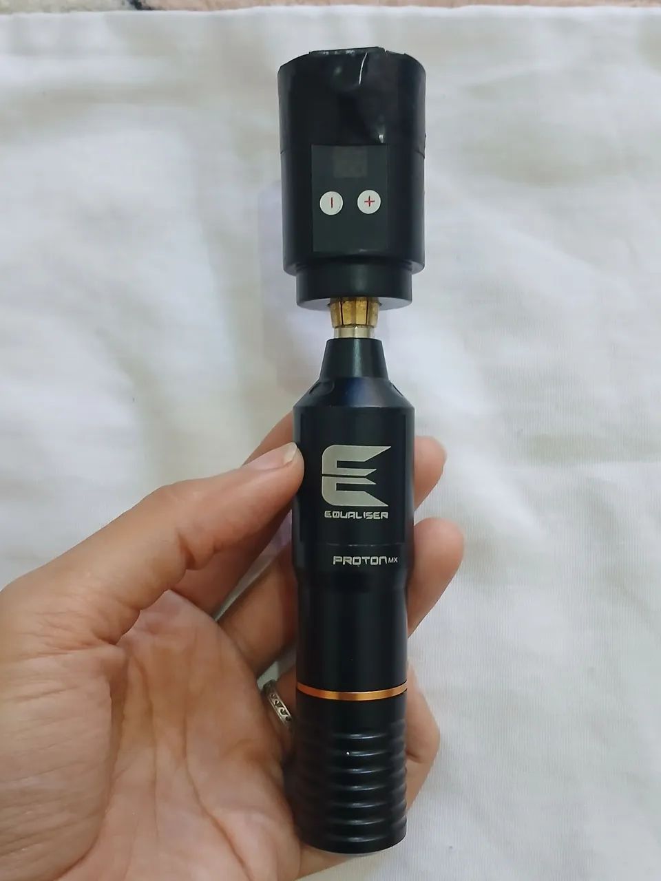 Máquina de tatuagem/tattoo Pen modelo Proton da marca Equalizer - Foto 3