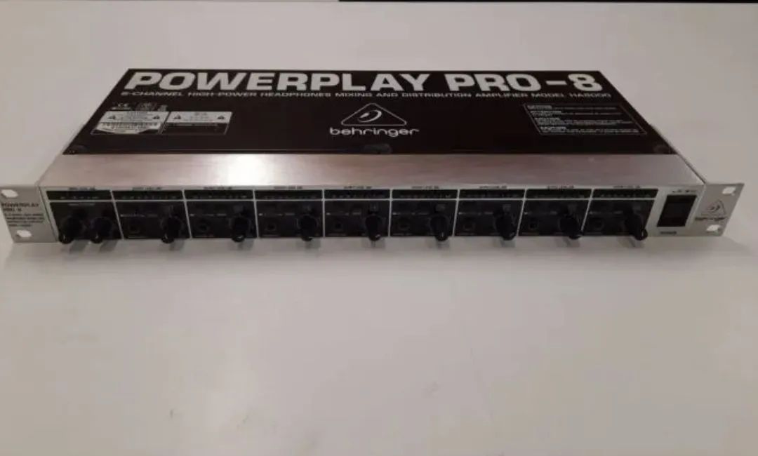 Distribuidor de Fones Behringer Powerplay Pro-8 