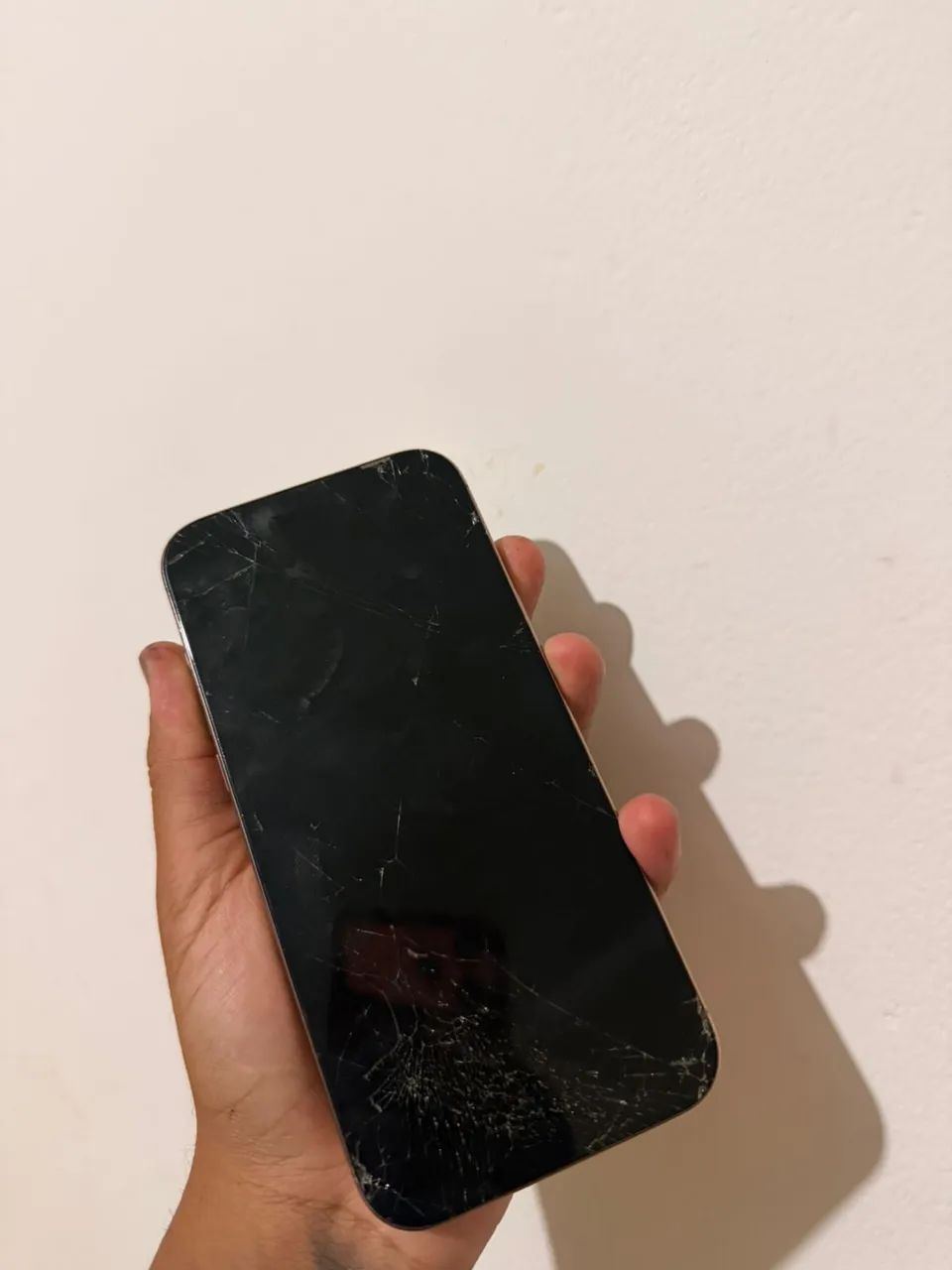 iPhone 16 pro max trincado  - Foto 2