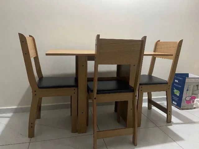 Mesa de jantar retangular 