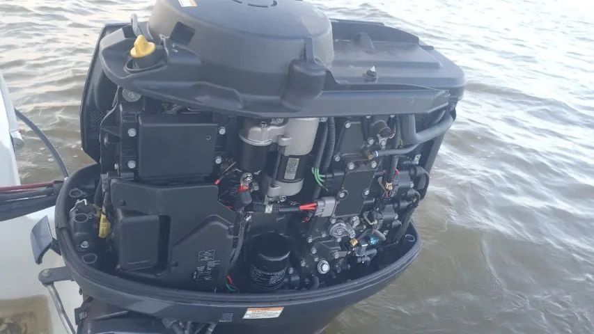 Lancha 23 Pés Yamaha 150 HP 4T | 400 Horas | Direção Hidráulica  - Foto 11