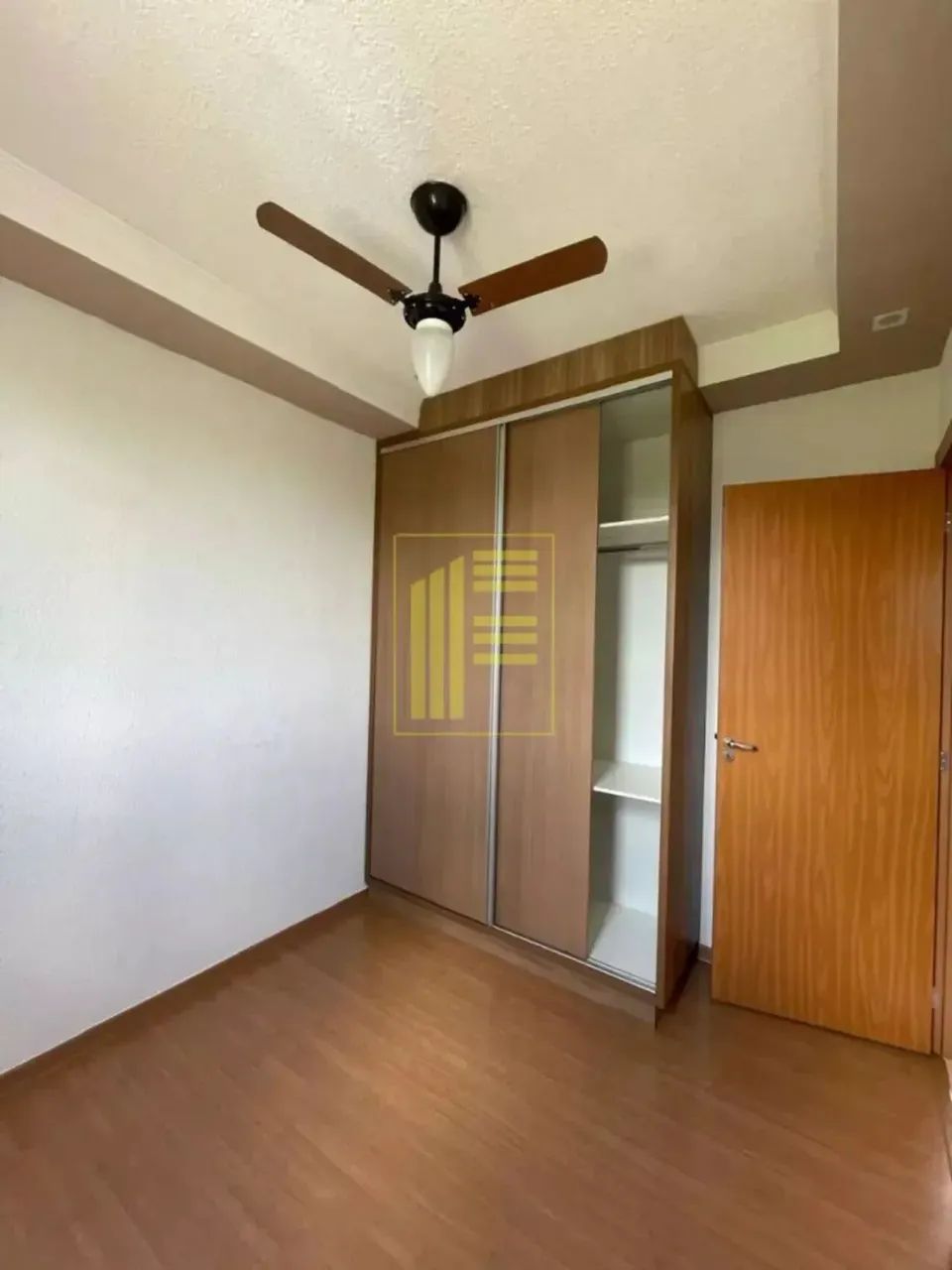 Apartamento com 2 quartos e garagem, com armários planejados - Foto 6