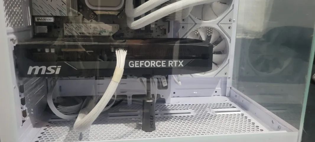 PC GAMER 5070 Ti - Foto 4