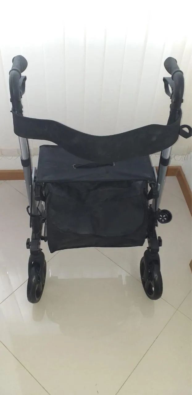 ANDADOR EM ALUMÍNIO DE 4 RODAS SUPERLUX - MOBIL SAÚDE - Foto 2