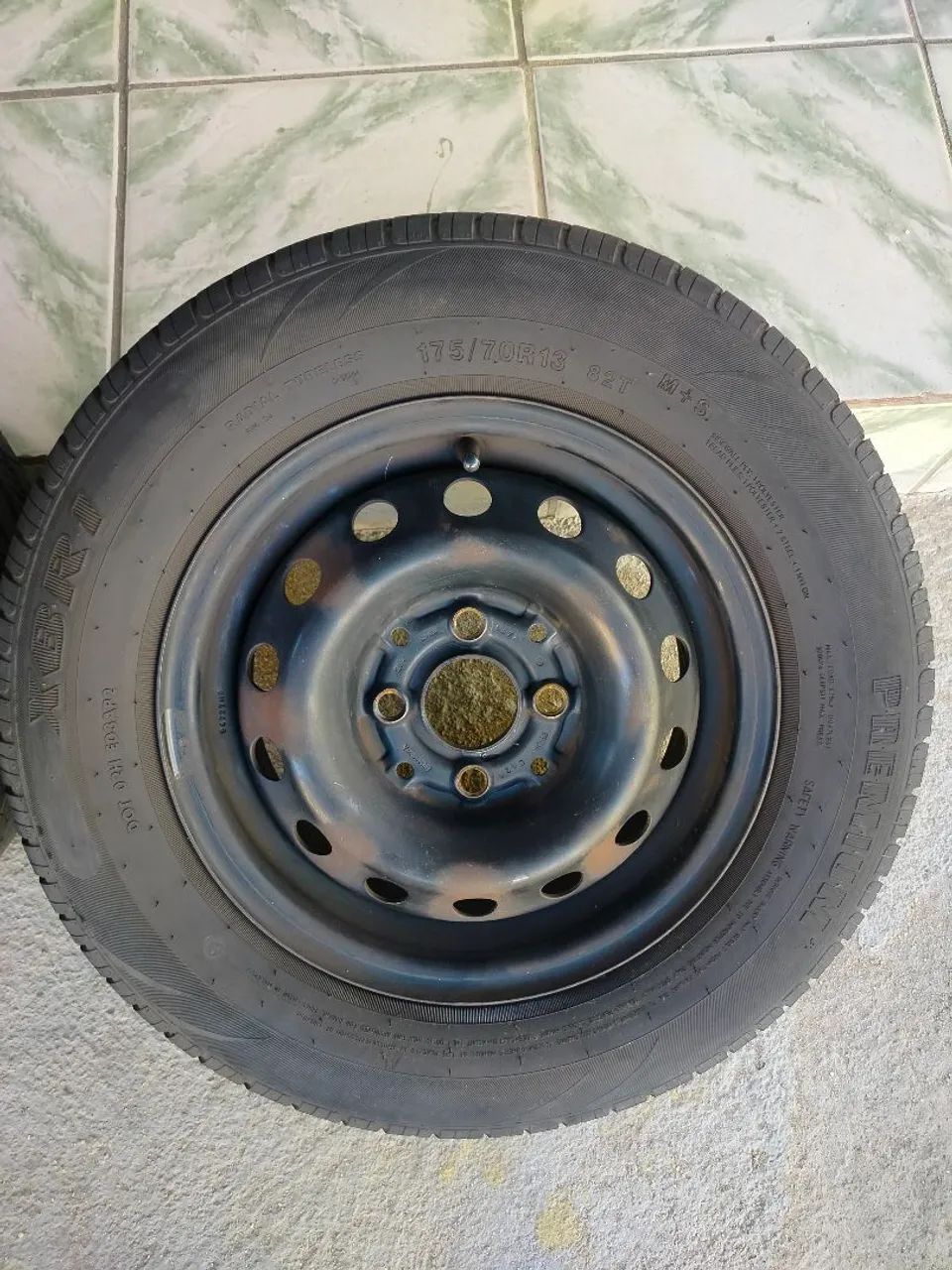 Pneus aro 13 com rodas - Foto 5