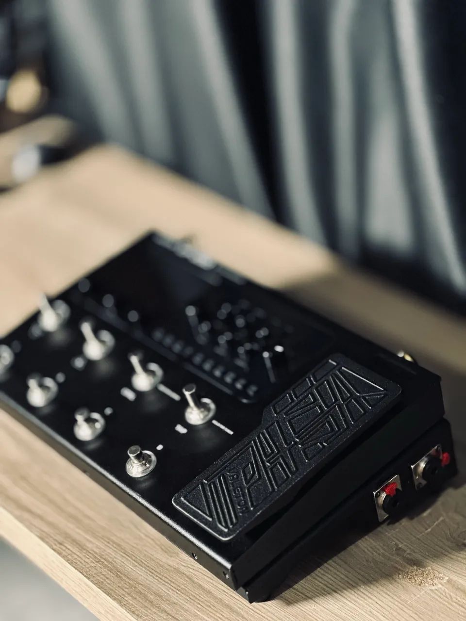 Valeton GP200 + Pedalboard e elétrica  - Foto 2