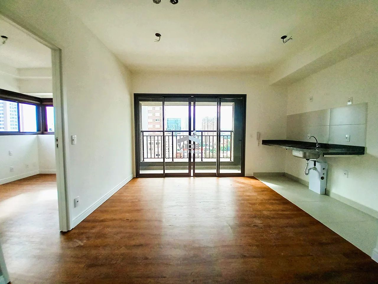 ALUGO APARTAMENTO 1 SUÍTE NO CAMBUI EM CAMPINAS! IDEAL PARA QUEM BUSCA CONFORTE E PRATICID - Foto 2