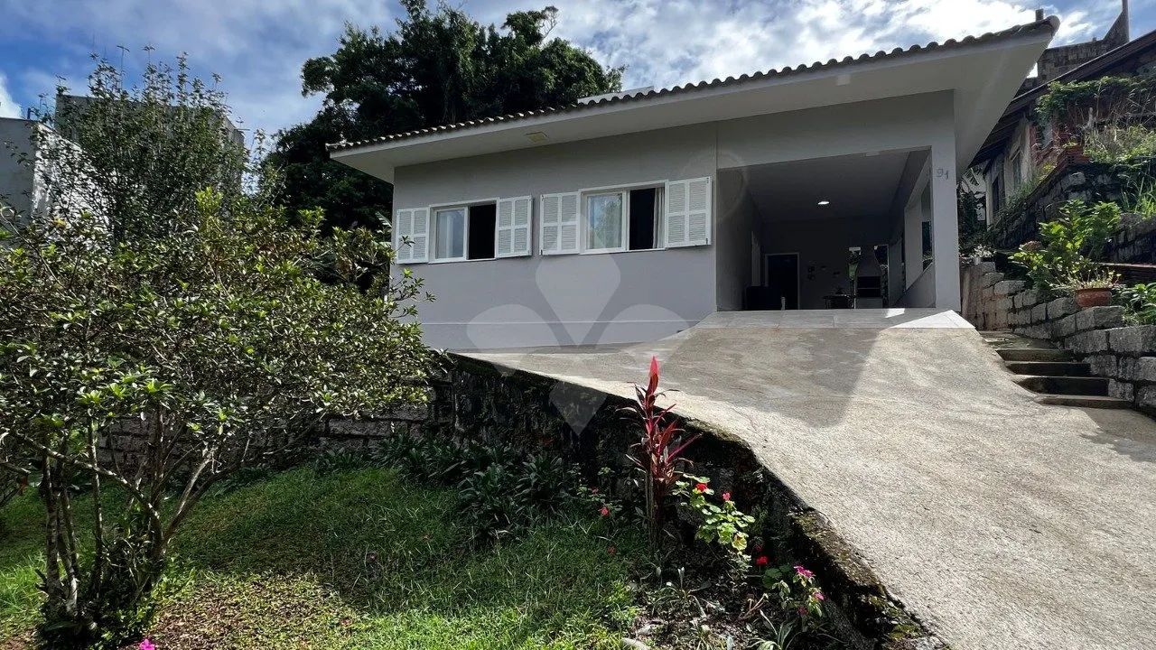 Casa com três dormitórios à venda no Centro de Garopaba/SC - Foto 2