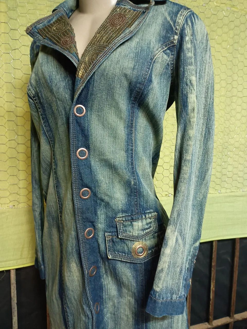 Casaco/Vestido Jeans Feminino com Detalhes Bordados - Foto 4