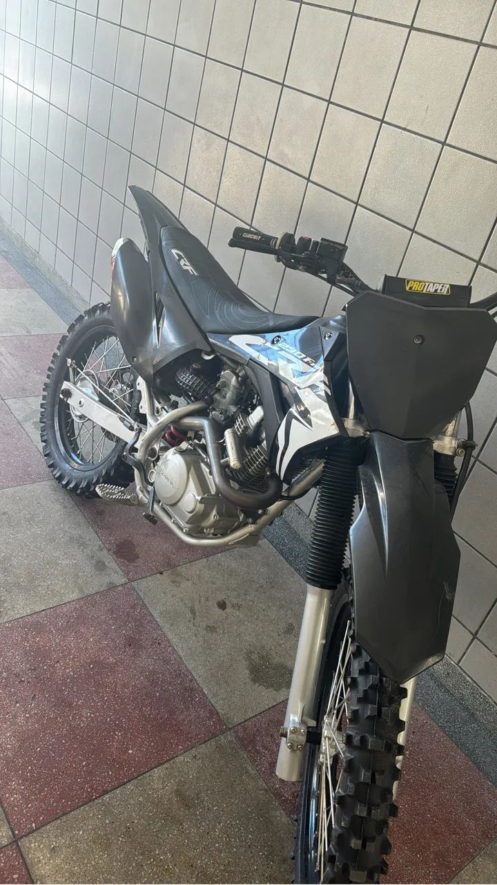 BROS - CRF - Foto 4