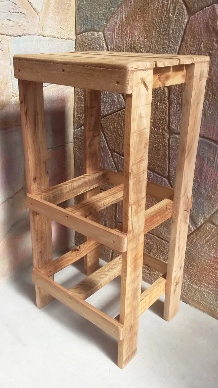 Banqueta com reforço.