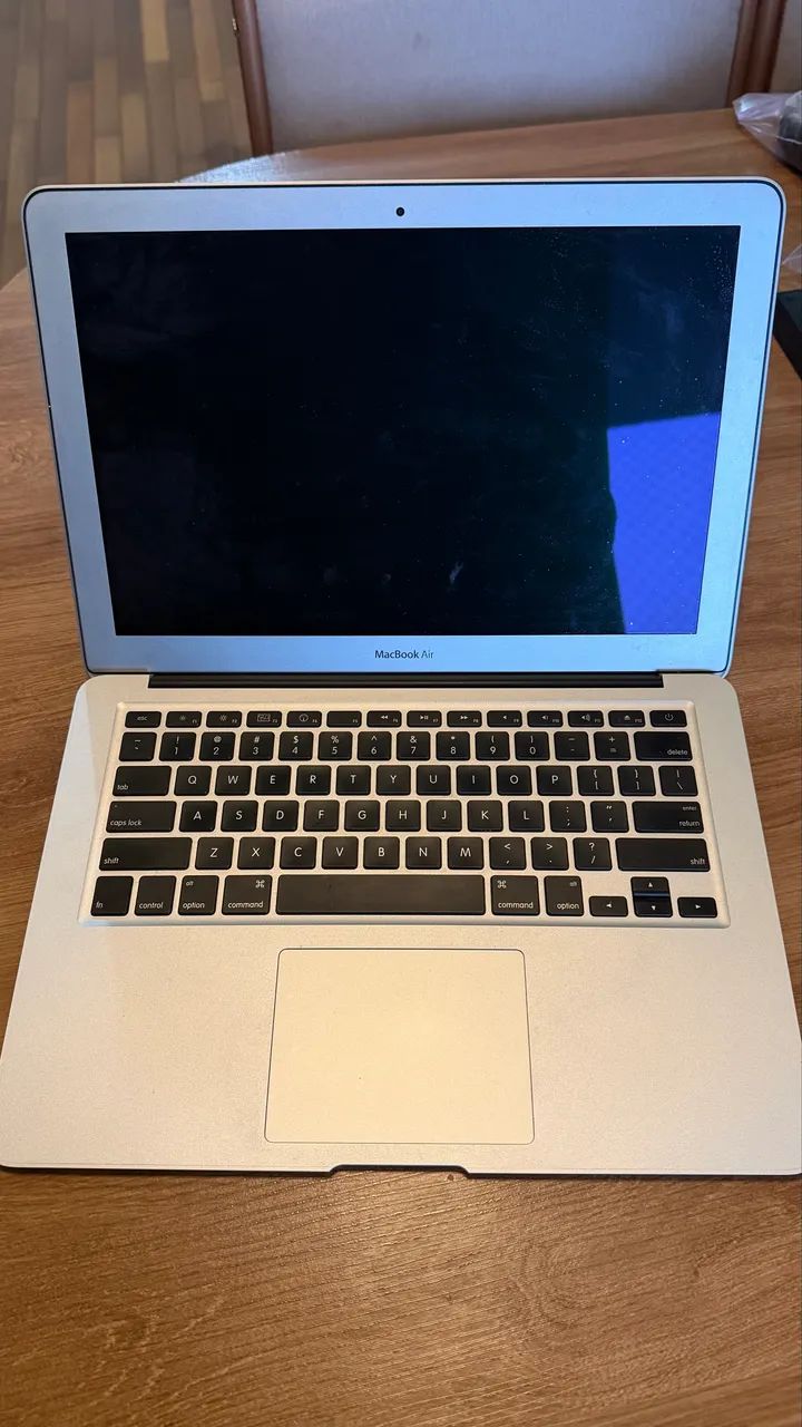 Macbook A1369 - Com tela quebrada (resto funciona)