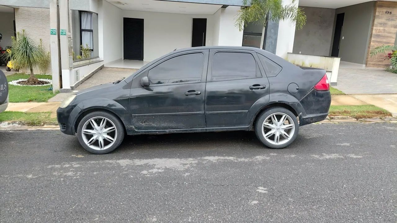 Ford Fiesta Sed. 1.6 8V Flex 4P 2005