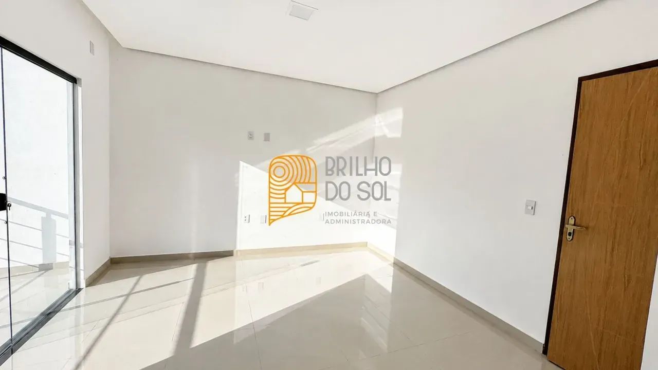 Duplex com 3 quartos, suíte, quintal e garagem para locação - Foto 2