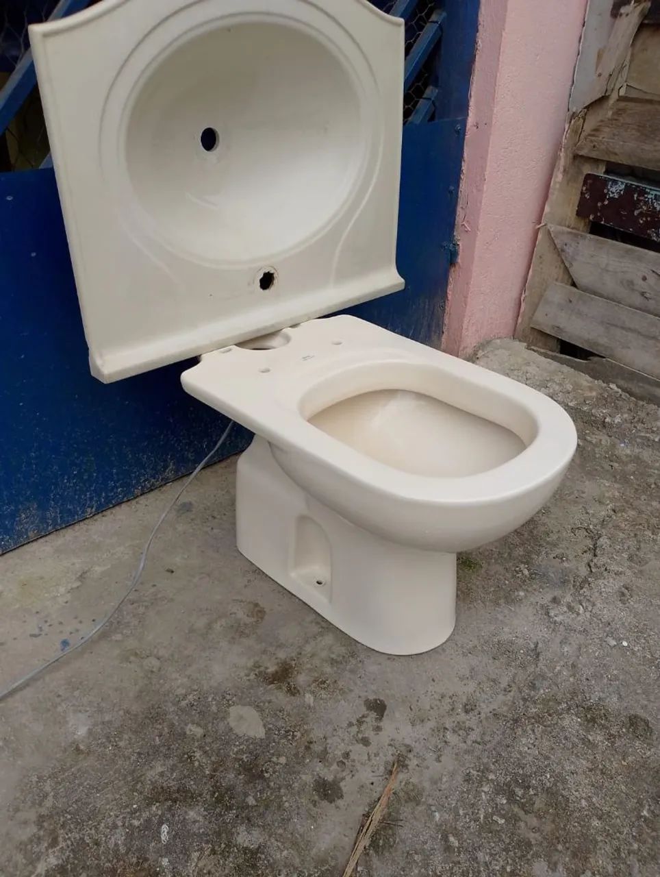 Privada e lavatório  - Foto 2