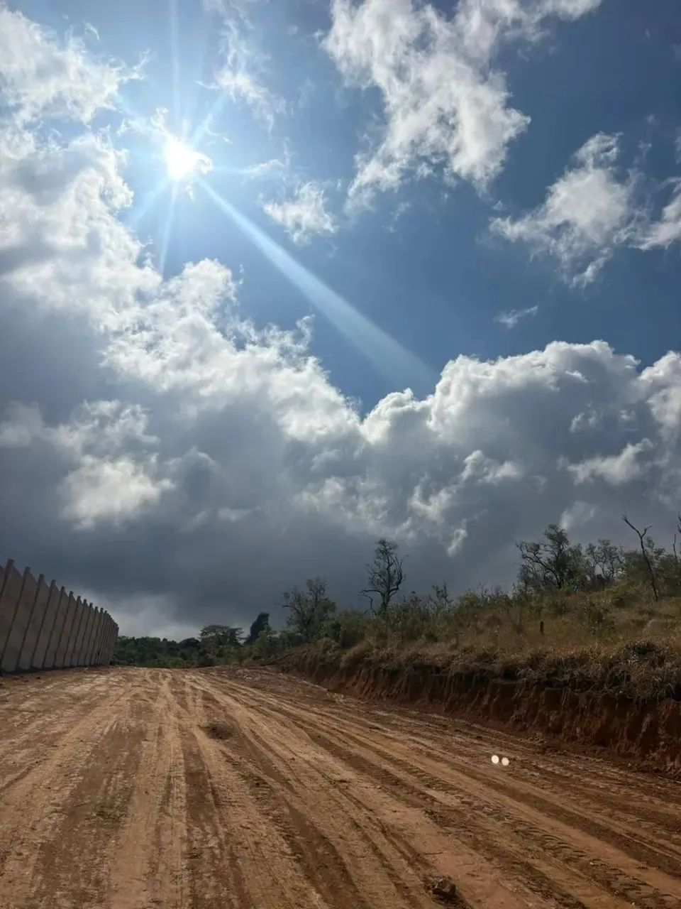 Terreno de 1000m² em São Roque  Excelente Localização na Divisa com Mairinque - Foto 8