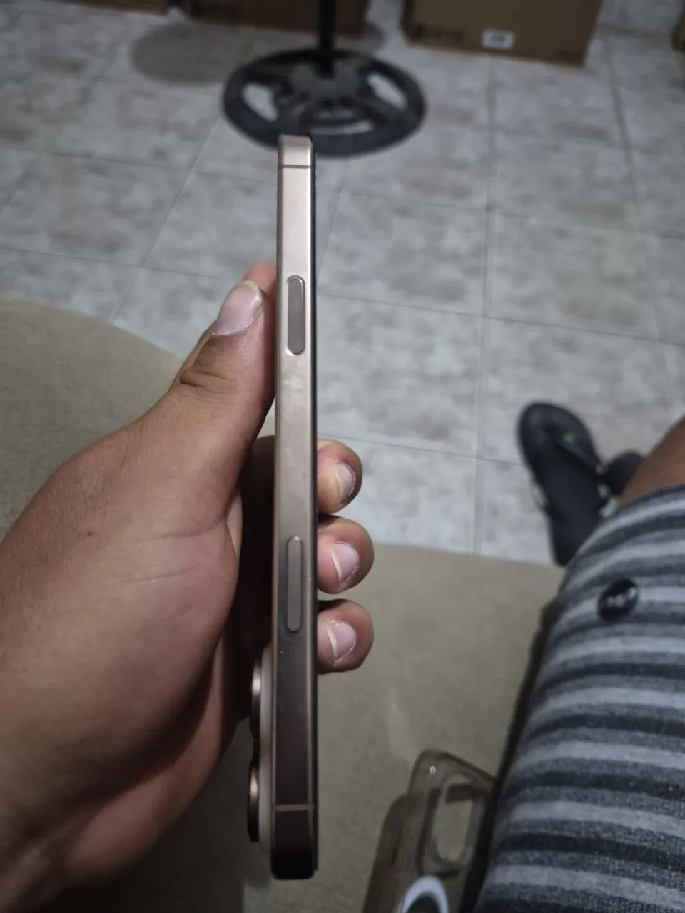 Iphone 16 pro max  - Foto 2