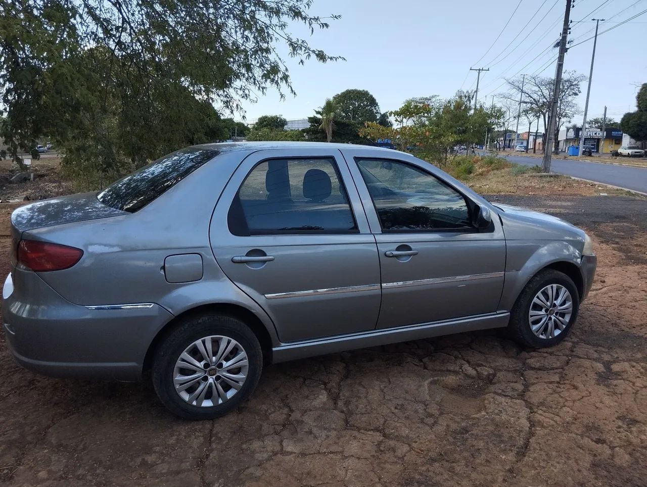 Fiat Siena EL 1.0 MPI Fire Flex 8V 4P 2014 - Foto 3