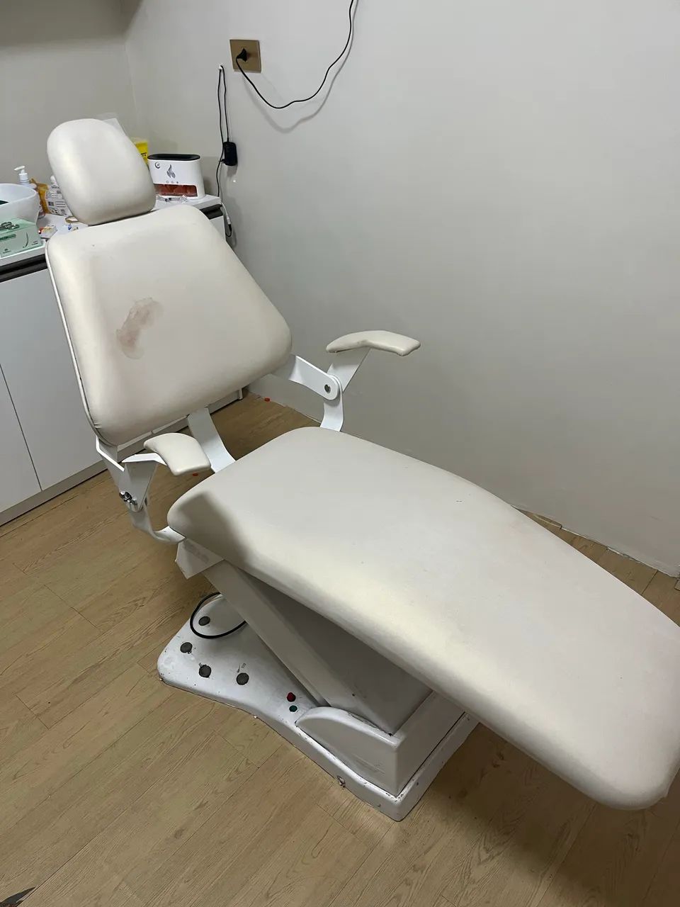 Vendo cadeira de estética/odonto - Foto 2