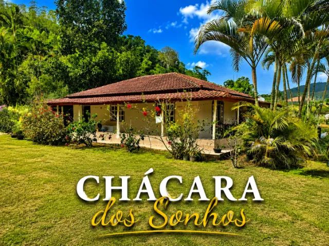 Chácara com casa e terreno de 16,5 hectares e fim de linha.