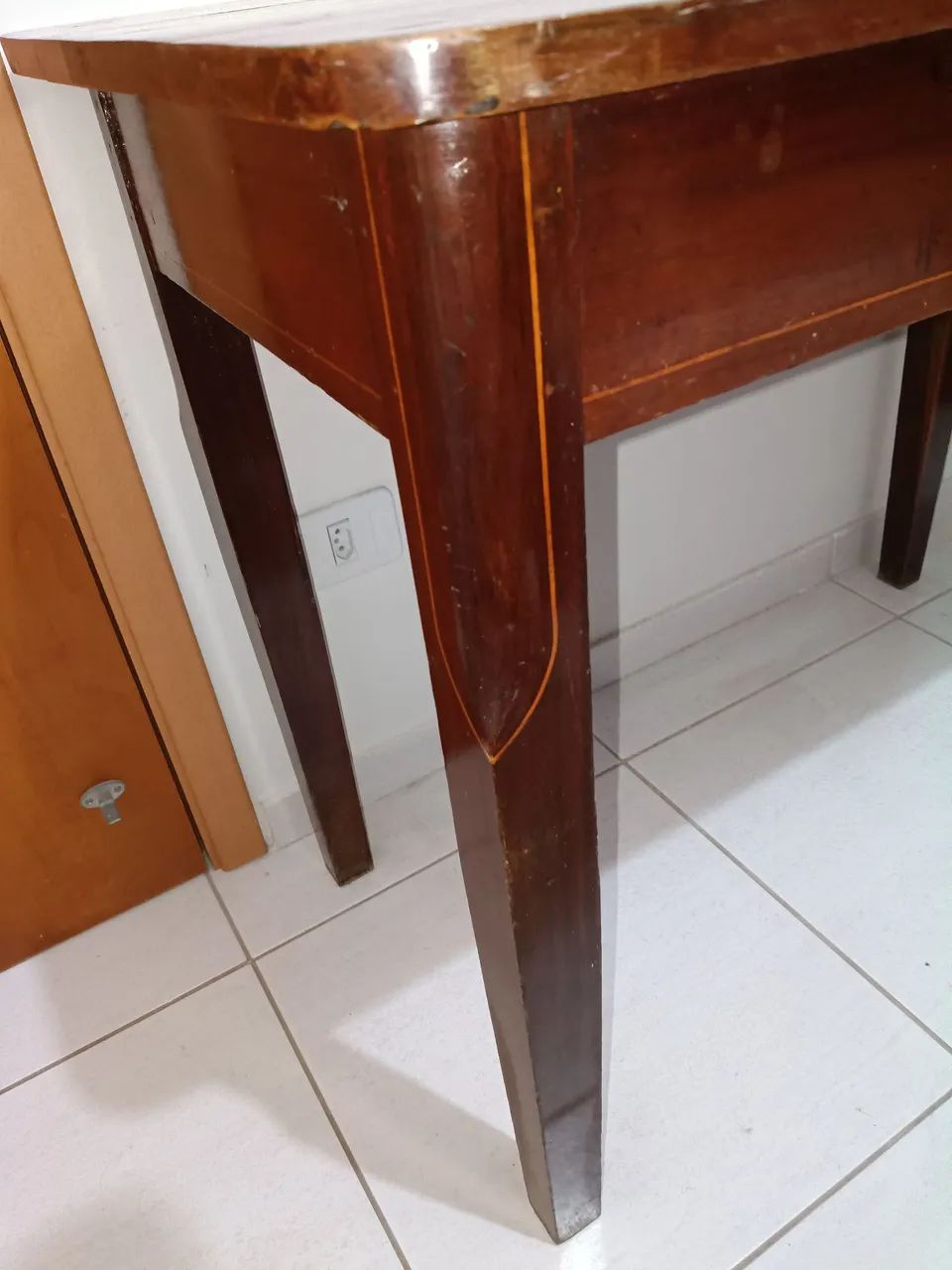 Mesa aparador em madeira de lei antiga - Foto 2