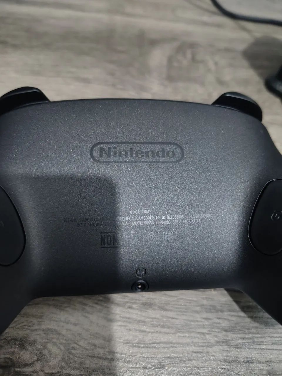 Nintendo Switch 2 Pro Controller - Resident Evil Requiem Edition - Foto 4