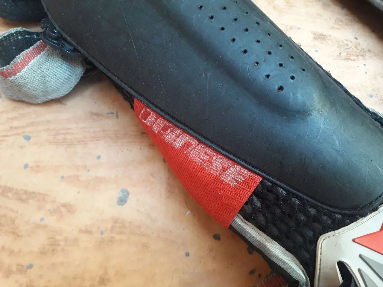 CANELEIRA INTEGRADA DA MARCA DAINESE  - Foto 4
