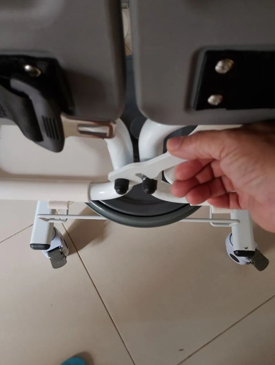 Cadeira de Transferência para pessoas com mobilidade reduzida - Foto 4