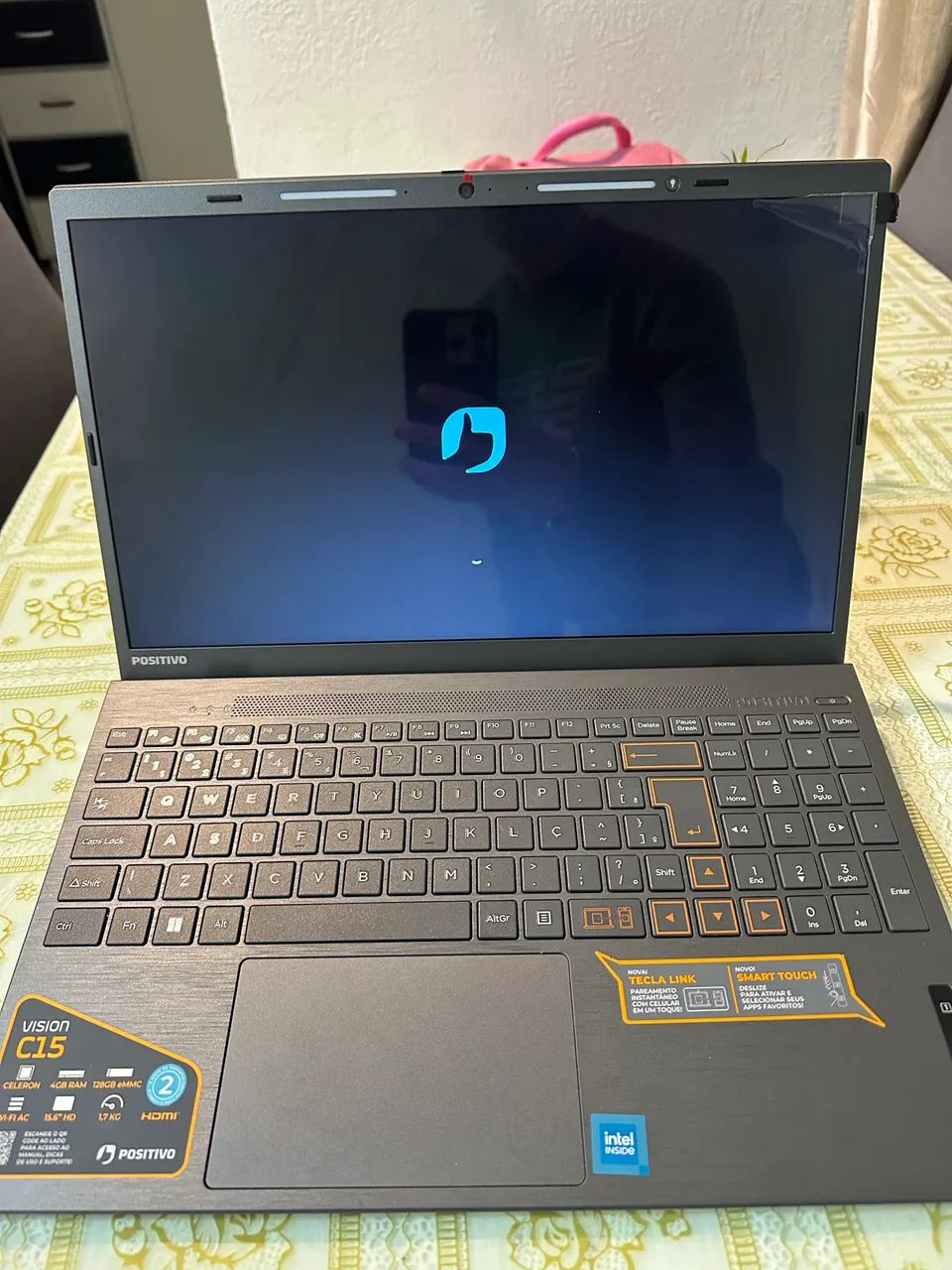 Vendo notebook positivo, muito novo.