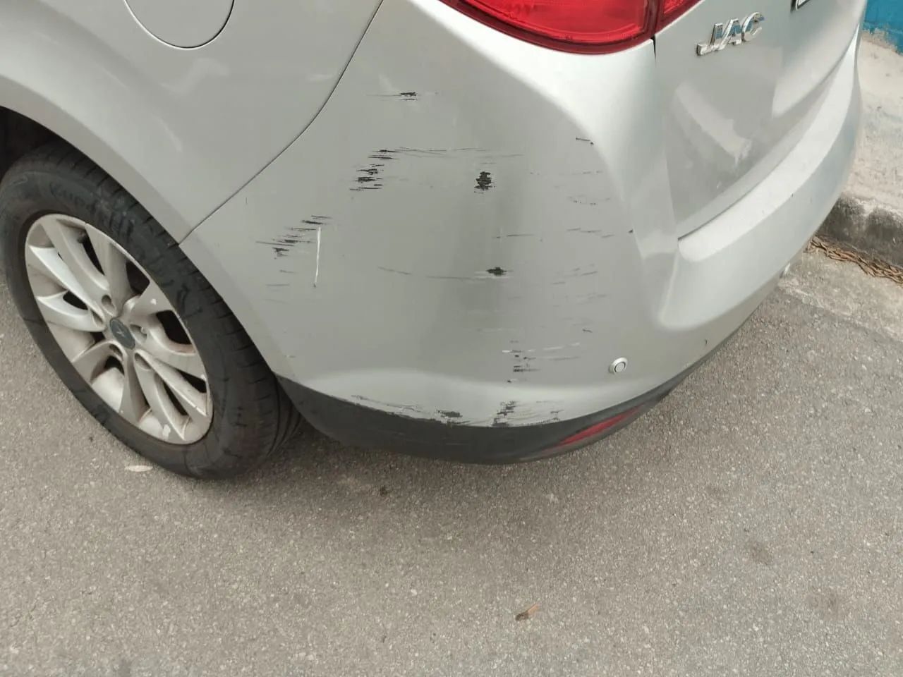 JAC J6 2.0 16V 5P Mec. 2014 - Foto 4