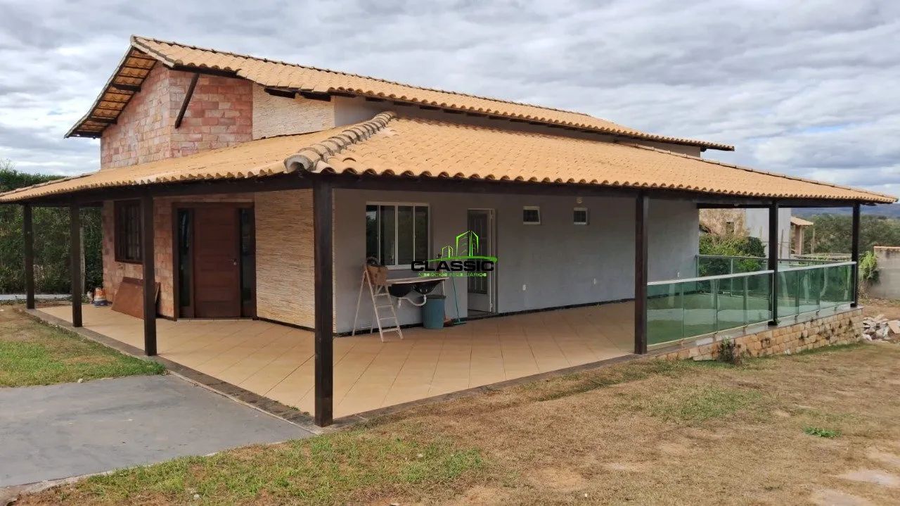 Sitio em condomínio fechado, 3 dormitórios, suite