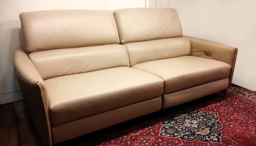 Sofá italiano437483411866265600