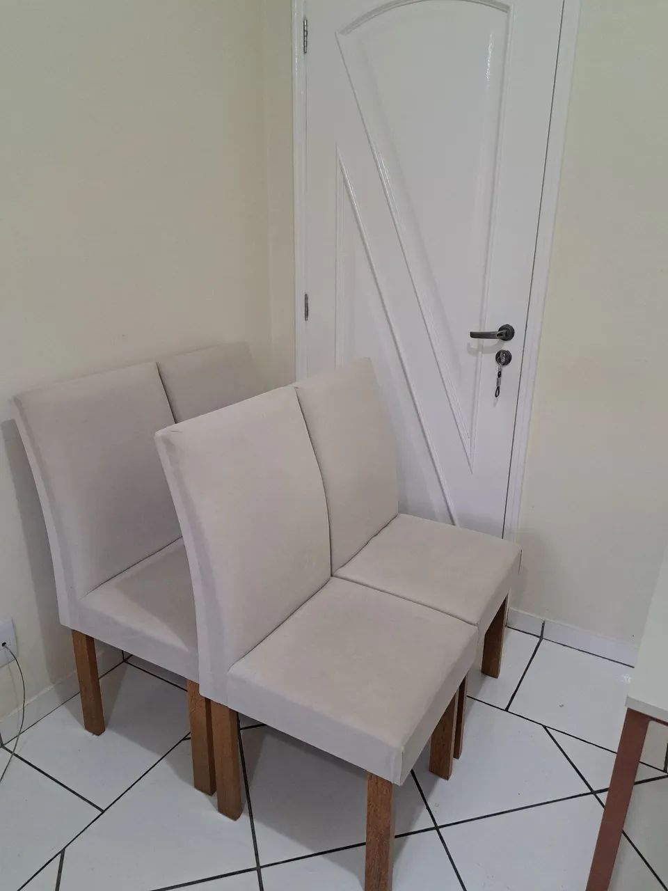 Mesa com 4 cadeiras - Foto 5