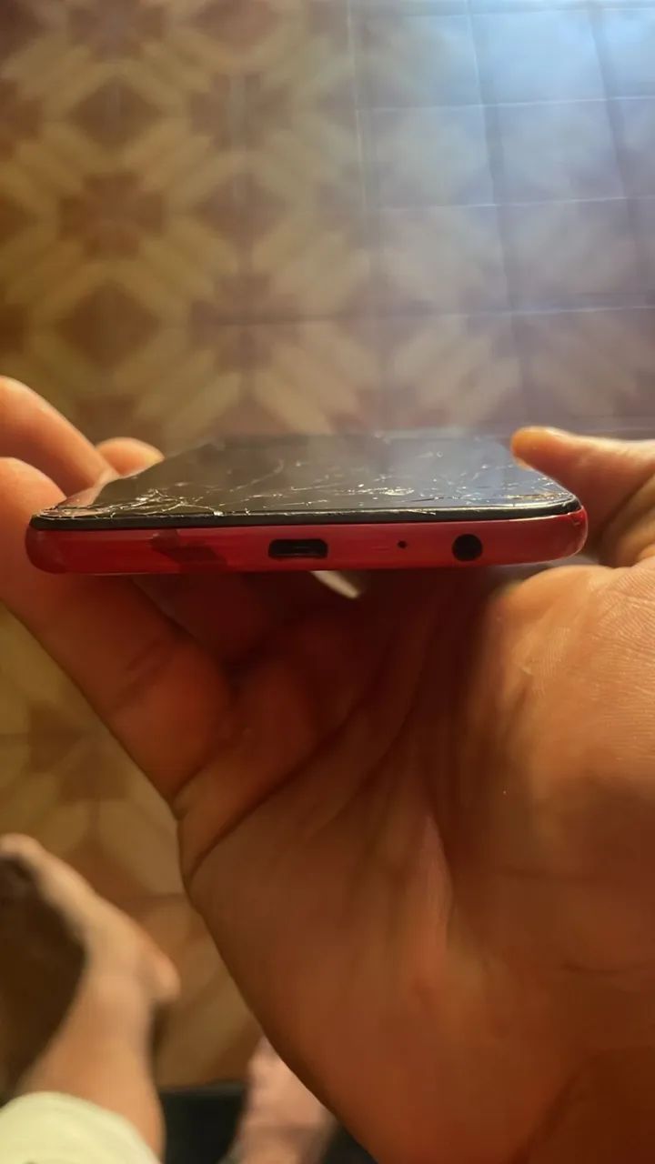 Vendo j6 plus pra troca de tela !
