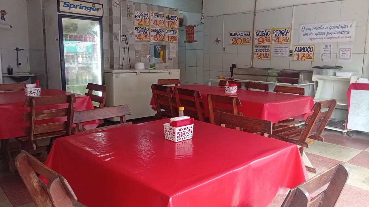 Vendo cadeira e mesas para restaurante mesa com 4 cadeiras ou 4 messas com 16 cadeiras  - Foto 2
