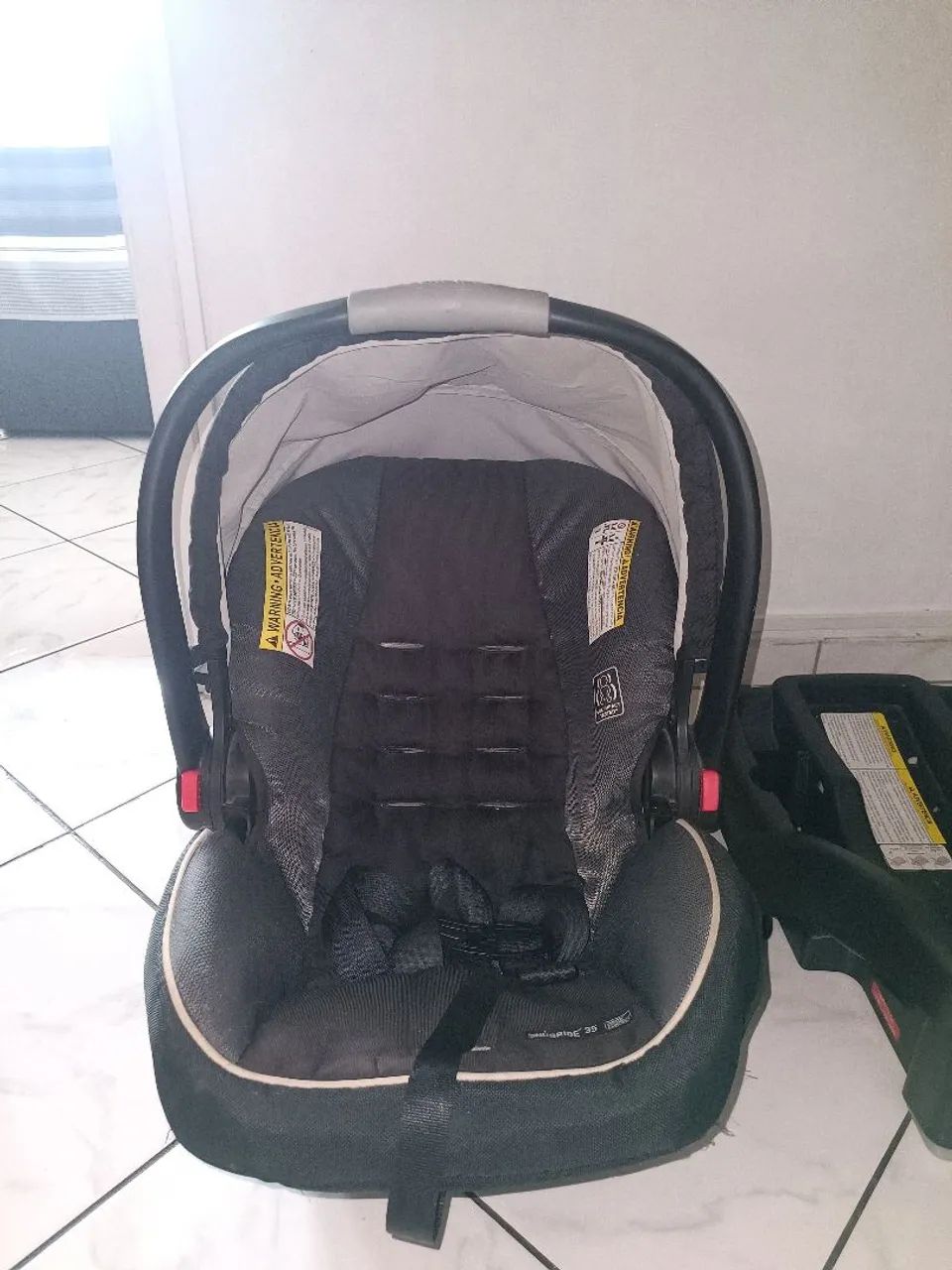 Cadeirinha infantil Graco com base usado - Foto 5