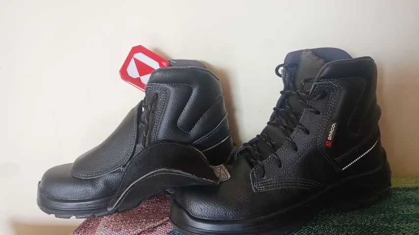 Bota botina de segurança EPI tipo Manobreiro, pé 41 - Foto 2
