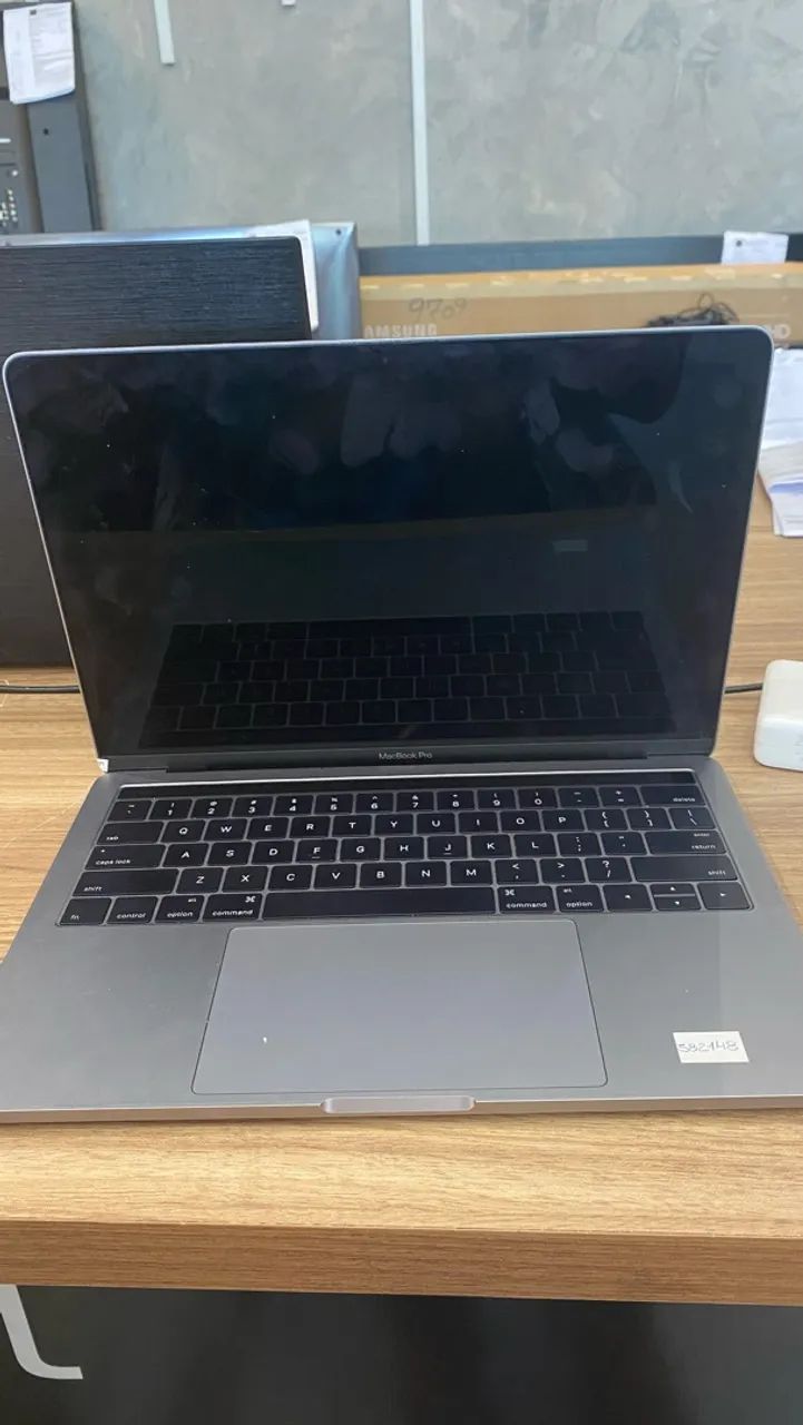 MACBOOK PRO 8GB RAM 256GB SSD COR 1.5 2016