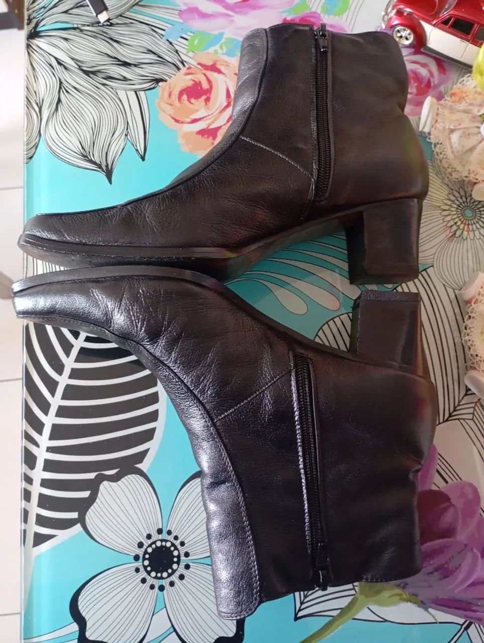 Botas Femininas em Couro Legítimo  - Foto 5