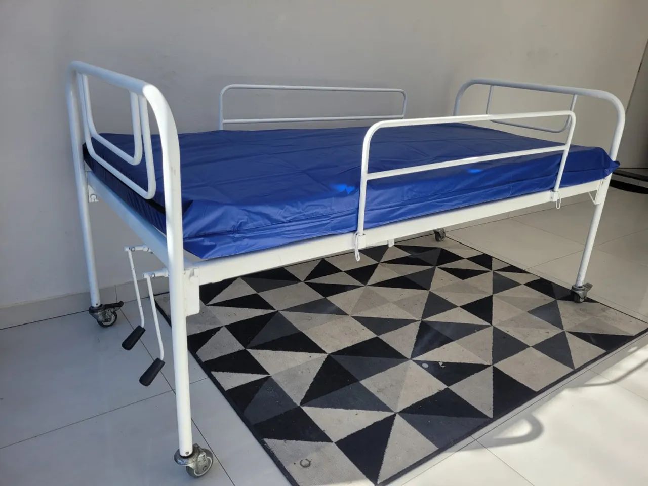 Cama hospitalar 2 manivelas 