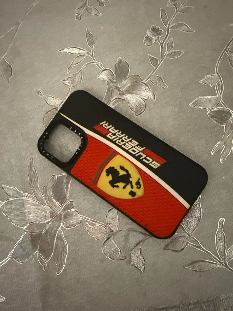 Capinha de celular iPhone 12 Pro Max Ferrari 