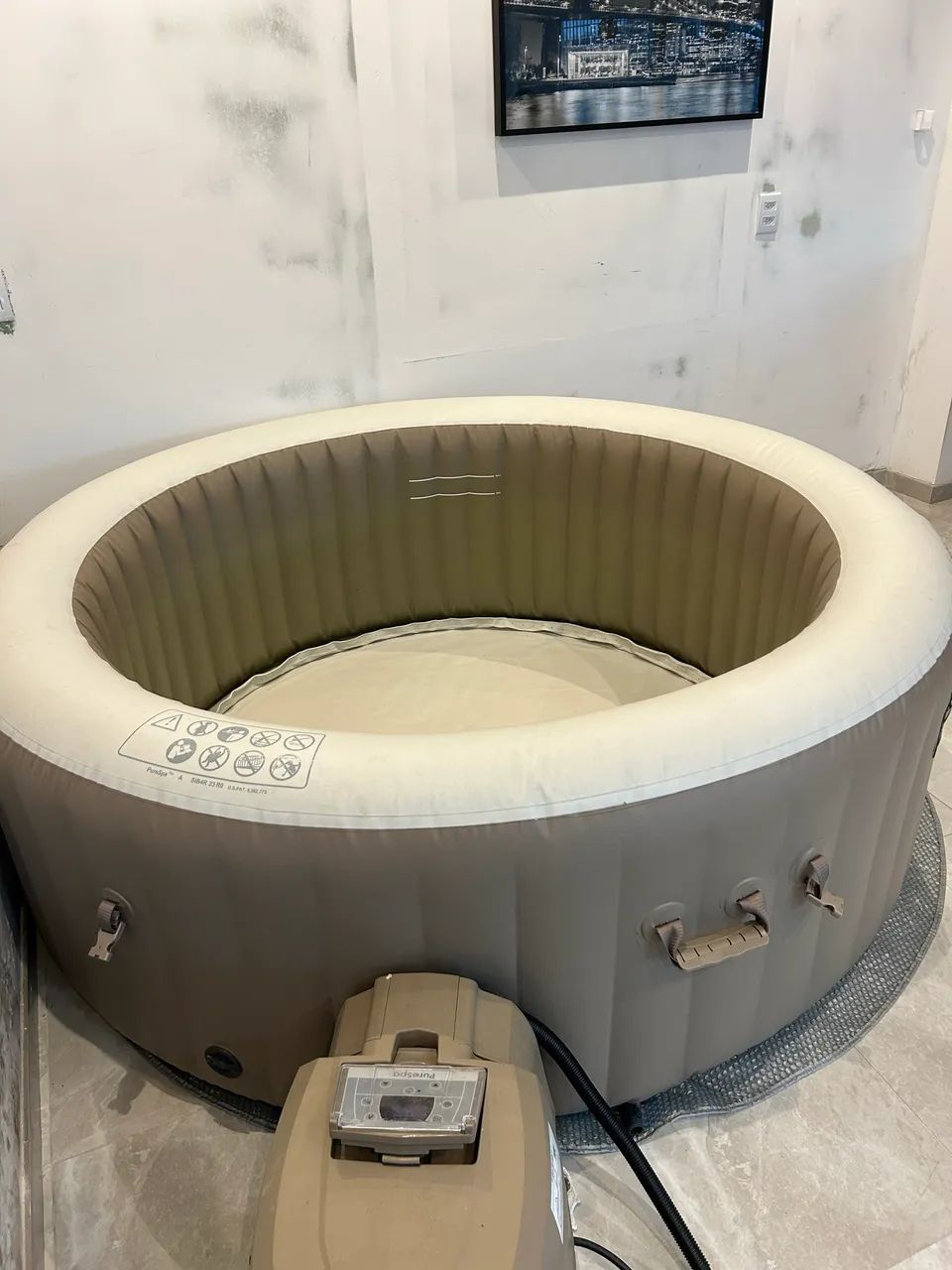 Intex PureSpa Hot Tub, 900 L, 220 V, Complete with Heater and Hydrotherapy
