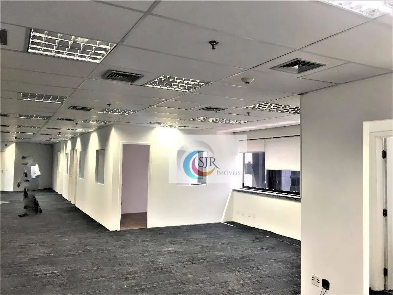 Conjunto comercial com área útil de 290,00m² com 6 vagas de garagem - Foto 3